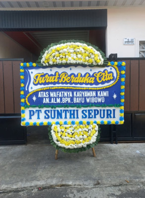 Papan Bunga Duka di Gunung Tabur