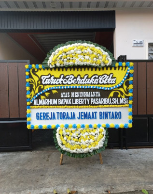 Papan Bunga Duka di Gunung Tabur