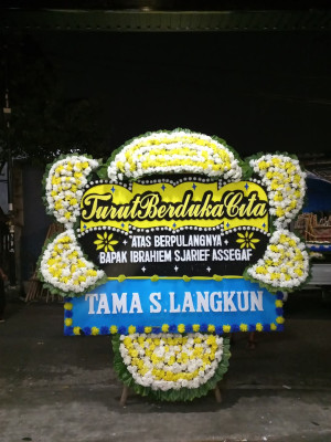 Papan Bunga Duka di Gunung Tabur