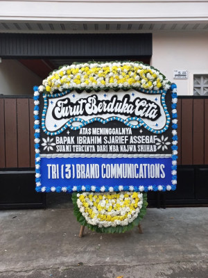 Papan Bunga Duka di Gunung Tabur